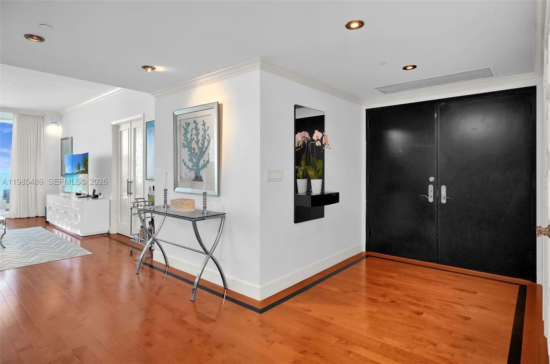 Activo con contrato: $2,495,000 (3 camas, 3 baños, 2572 Pies cuadrados)