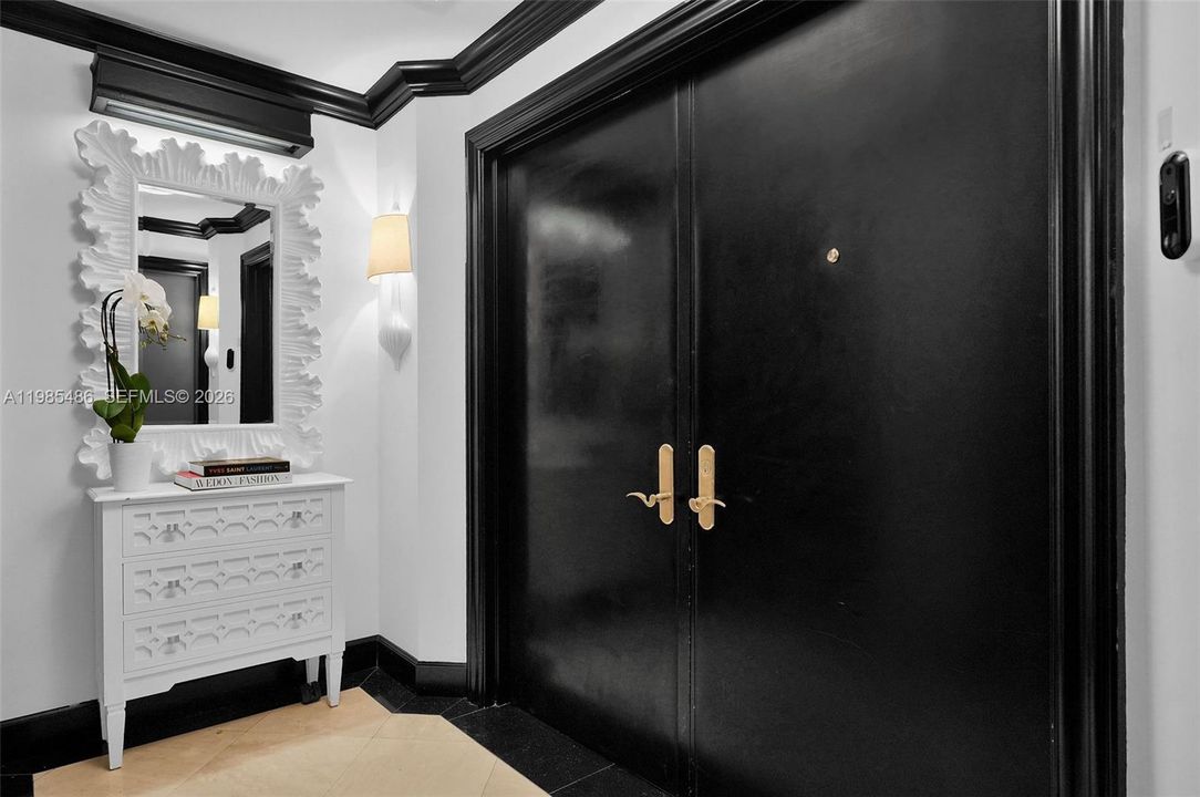 Activo con contrato: $2,495,000 (3 camas, 3 baños, 2572 Pies cuadrados)