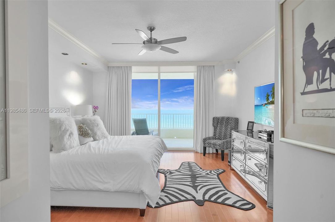 Activo con contrato: $2,495,000 (3 camas, 3 baños, 2572 Pies cuadrados)