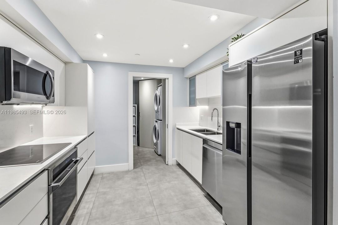 For Sale: $1,250,000 (2 beds, 2 baths, 1409 Square Feet)