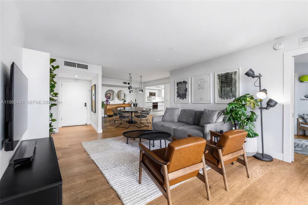 For Sale: $1,250,000 (2 beds, 2 baths, 1409 Square Feet)