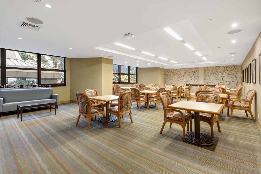 For Sale: $1,250,000 (2 beds, 2 baths, 1409 Square Feet)