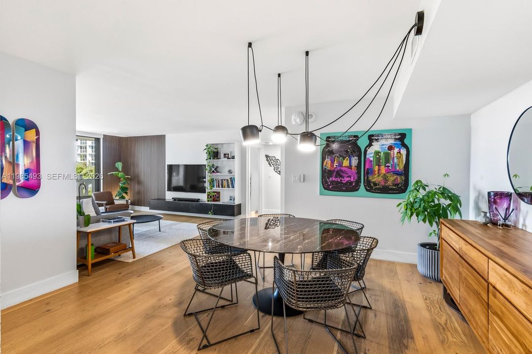 For Sale: $1,250,000 (2 beds, 2 baths, 1409 Square Feet)