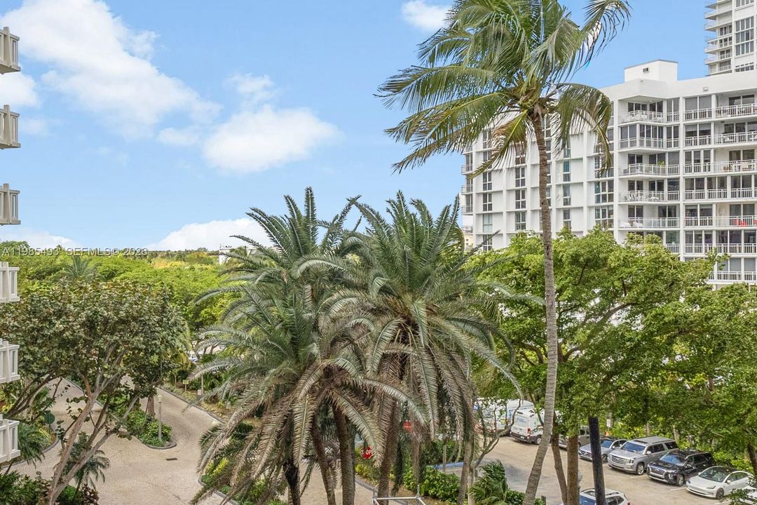 For Sale: $1,250,000 (2 beds, 2 baths, 1409 Square Feet)