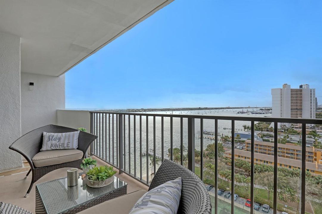 balcony