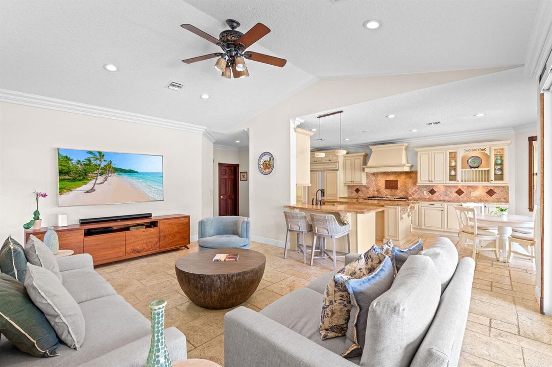 25-web-or-mls-A7407283
