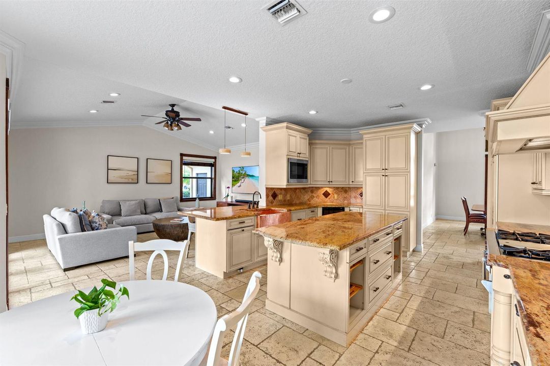 28-web-or-mls-A7407301