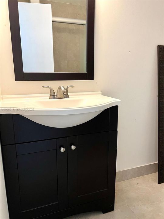 Activo con contrato: $2,600 (3 camas, 2 baños, 1141 Pies cuadrados)