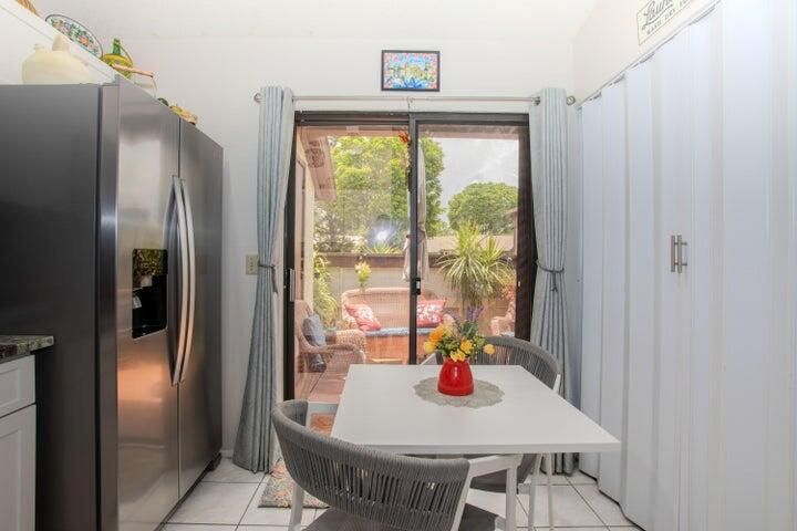 eat in kitchen