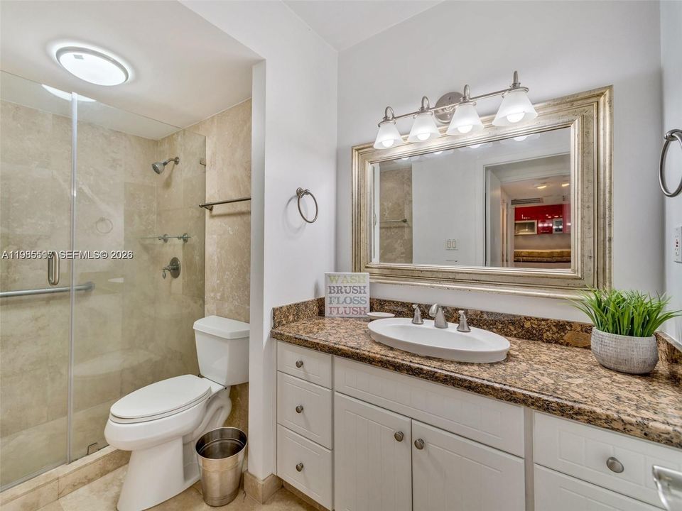 For Sale: $575,000 (1 beds, 1 baths, 865 Square Feet)