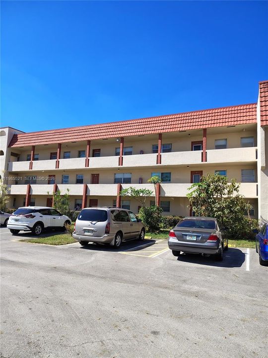 For Sale: $99,000 (2 beds, 2 baths, 850 Square Feet)