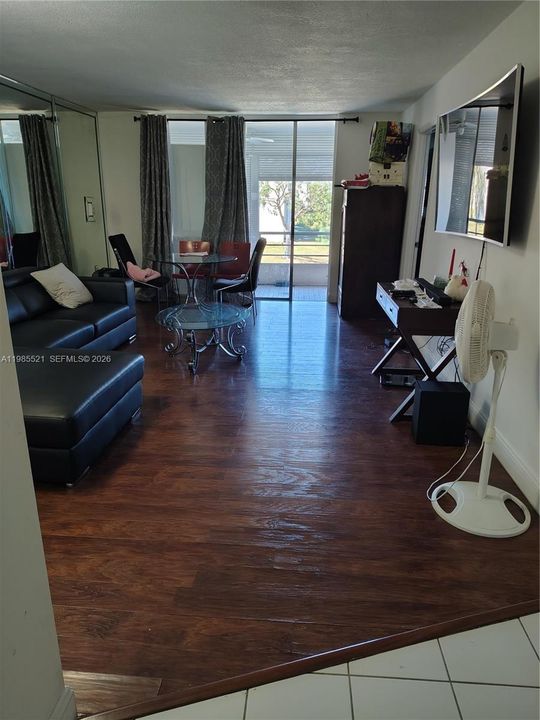 For Sale: $99,000 (2 beds, 2 baths, 850 Square Feet)