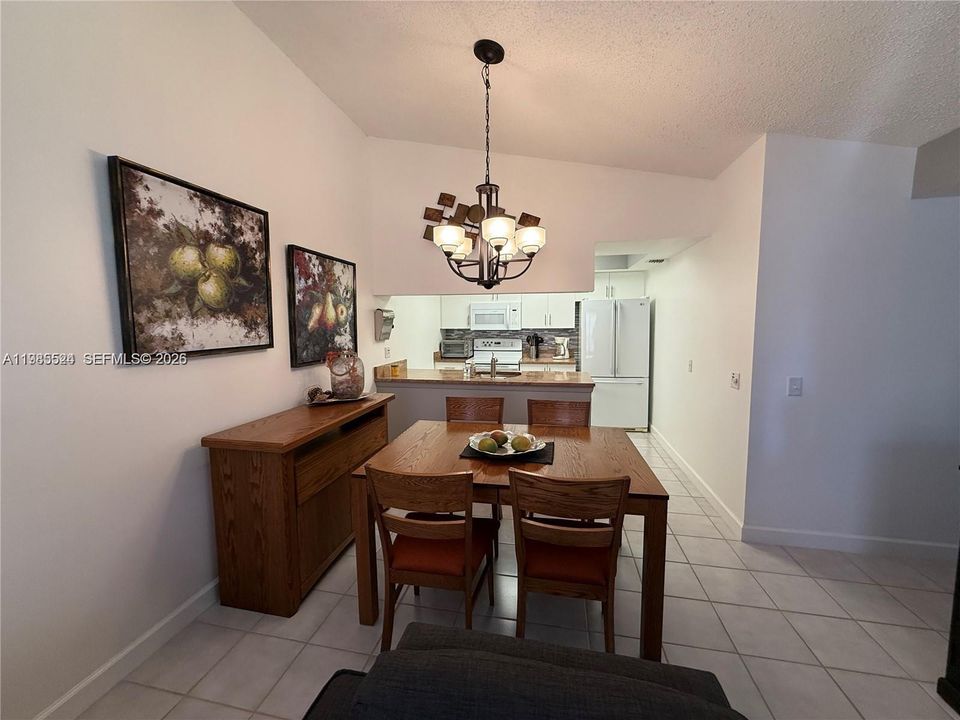 For Sale: $190,000 (2 beds, 2 baths, 768 Square Feet)