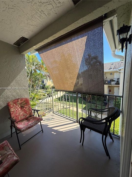 For Sale: $190,000 (2 beds, 2 baths, 768 Square Feet)