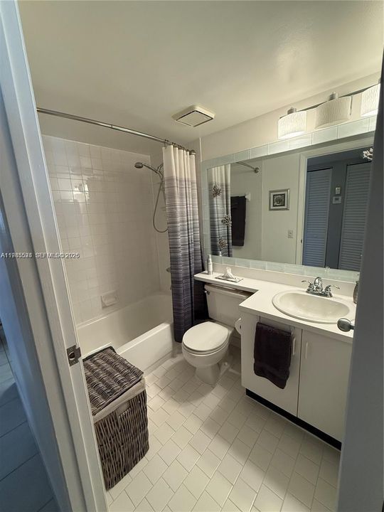 For Sale: $190,000 (2 beds, 2 baths, 768 Square Feet)