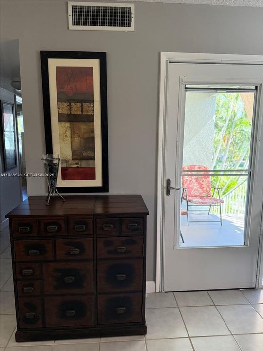 For Sale: $190,000 (2 beds, 2 baths, 768 Square Feet)