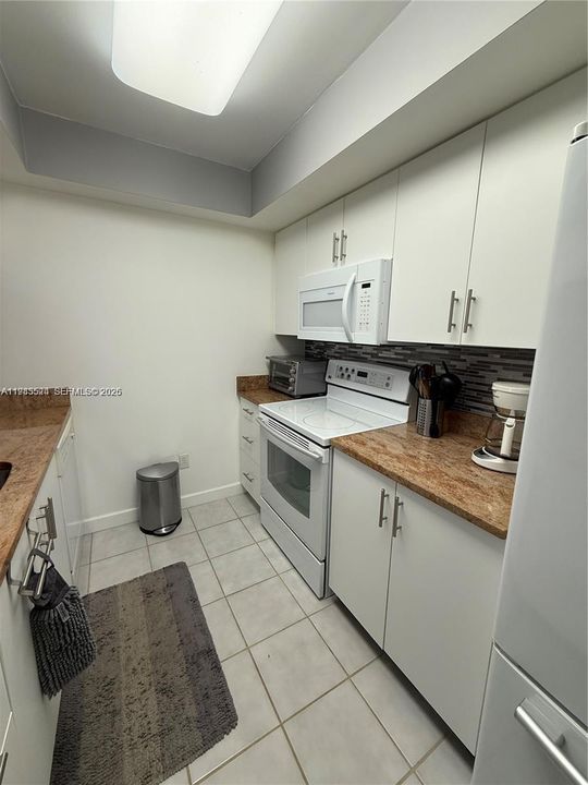 For Sale: $190,000 (2 beds, 2 baths, 768 Square Feet)