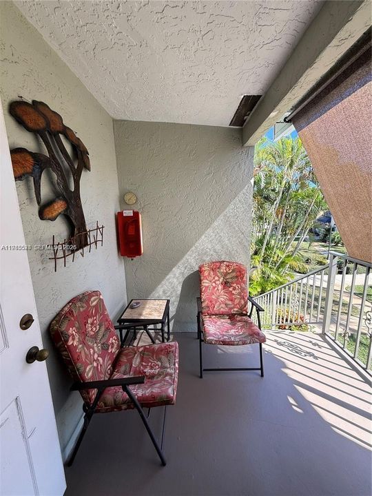 For Sale: $190,000 (2 beds, 2 baths, 768 Square Feet)