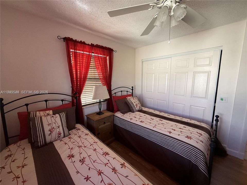 For Sale: $190,000 (2 beds, 2 baths, 768 Square Feet)