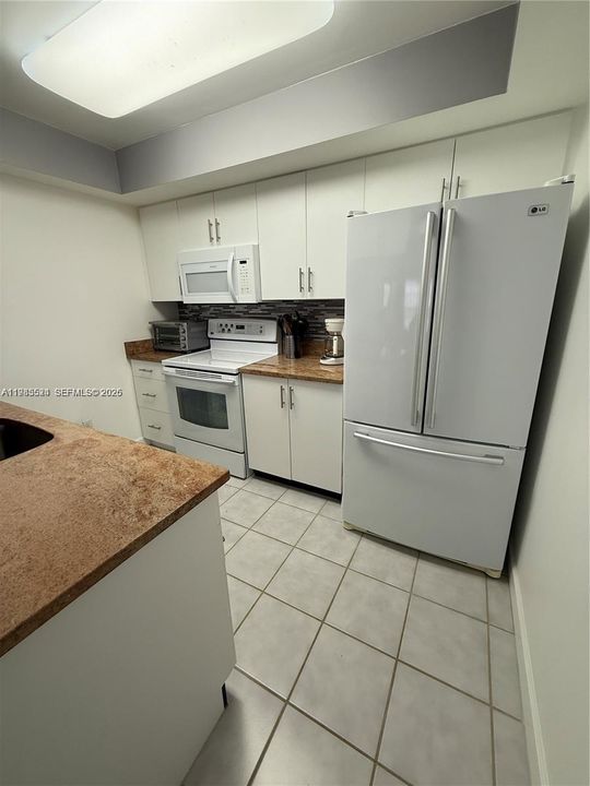 For Sale: $190,000 (2 beds, 2 baths, 768 Square Feet)