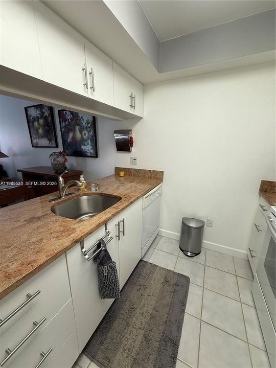 For Sale: $190,000 (2 beds, 2 baths, 768 Square Feet)