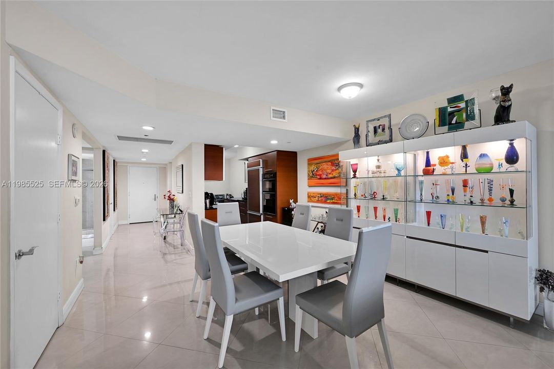 For Sale: $1,099,000 (3 beds, 3 baths, 1571 Square Feet)