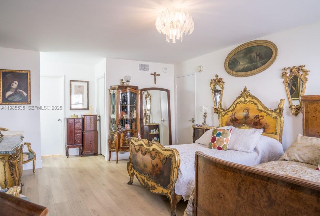 For Sale: $830,000 (2 beds, 2 baths, 1724 Square Feet)