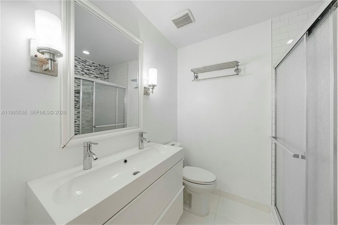 For Sale: $410,000 (2 beds, 1 baths, 1000 Square Feet)