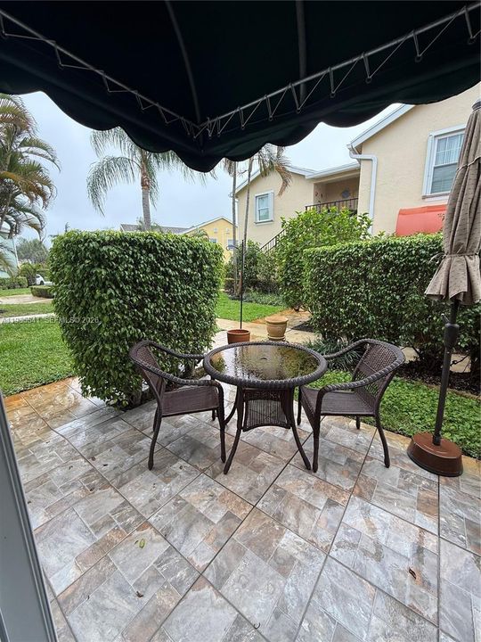 For Sale: $210,000 (2 beds, 2 baths, 768 Square Feet)