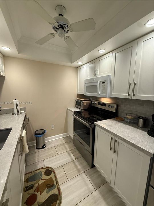 For Sale: $210,000 (2 beds, 2 baths, 768 Square Feet)