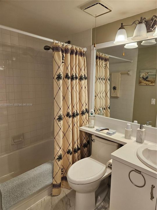 For Sale: $210,000 (2 beds, 2 baths, 768 Square Feet)