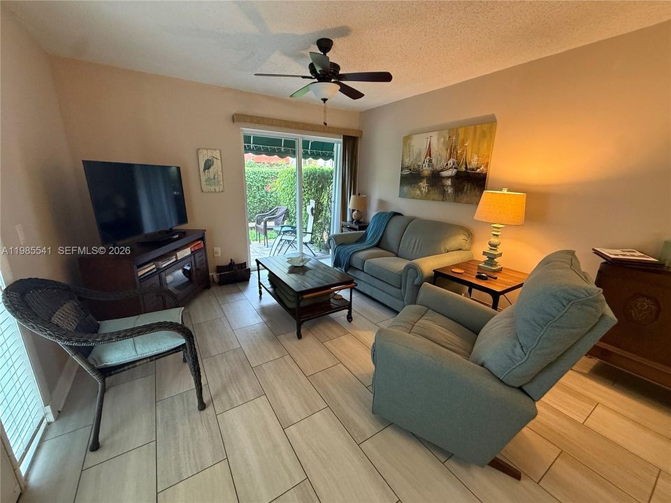 For Sale: $210,000 (2 beds, 2 baths, 768 Square Feet)