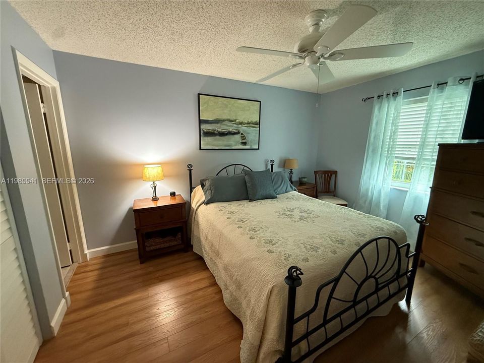 For Sale: $210,000 (2 beds, 2 baths, 768 Square Feet)