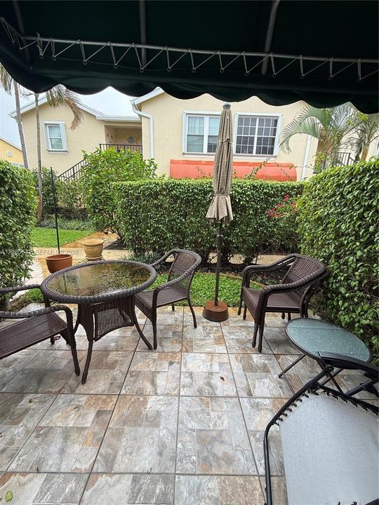 For Sale: $210,000 (2 beds, 2 baths, 768 Square Feet)