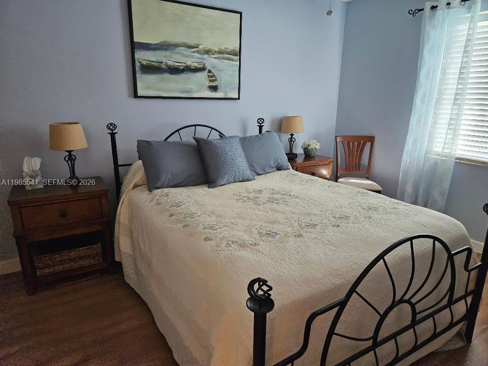 For Sale: $210,000 (2 beds, 2 baths, 768 Square Feet)