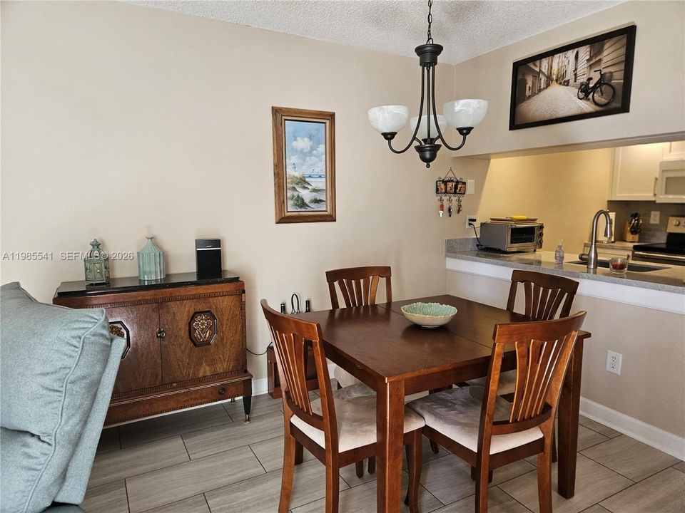 For Sale: $210,000 (2 beds, 2 baths, 768 Square Feet)