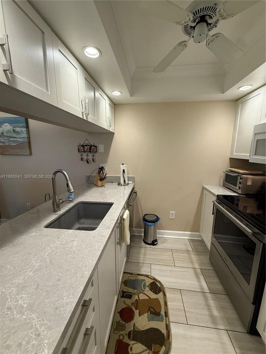 For Sale: $210,000 (2 beds, 2 baths, 768 Square Feet)