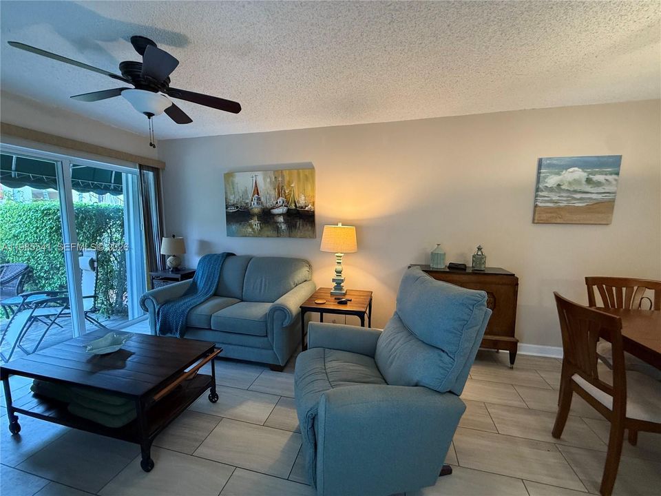 For Sale: $210,000 (2 beds, 2 baths, 768 Square Feet)