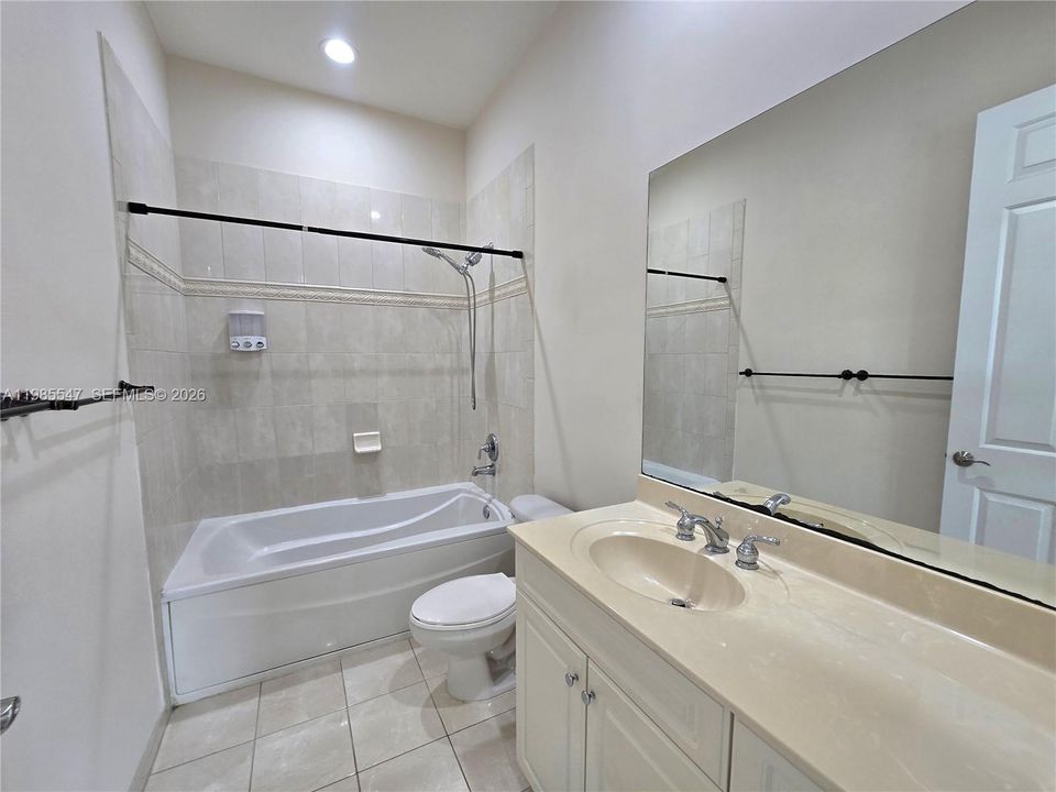 En Venta: $395,000 (2 camas, 2 baños, 1682 Pies cuadrados)