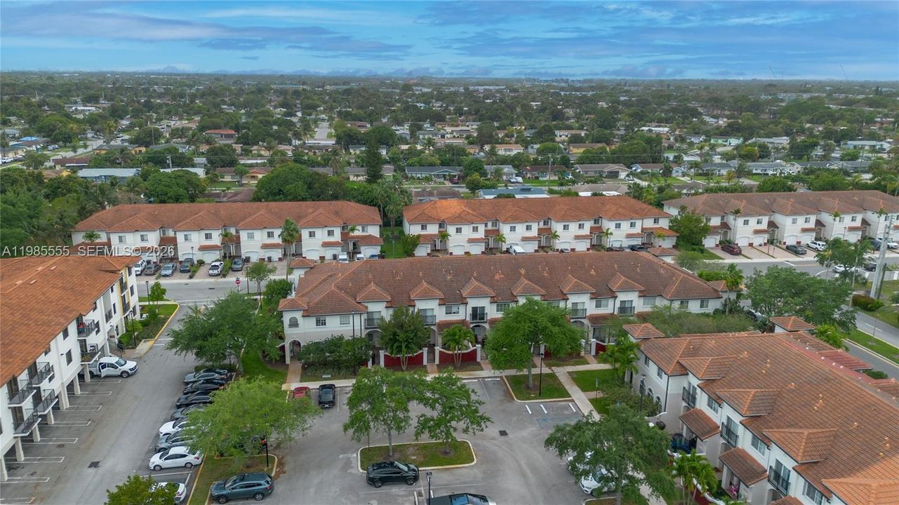 For Sale: $325,000 (2 beds, 2 baths, 1227 Square Feet)
