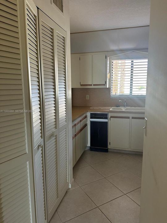 Recently Sold: $215,000 (2 beds, 2 baths, 1336 Square Feet)