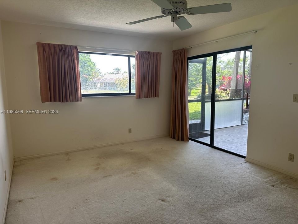 Recently Sold: $215,000 (2 beds, 2 baths, 1336 Square Feet)