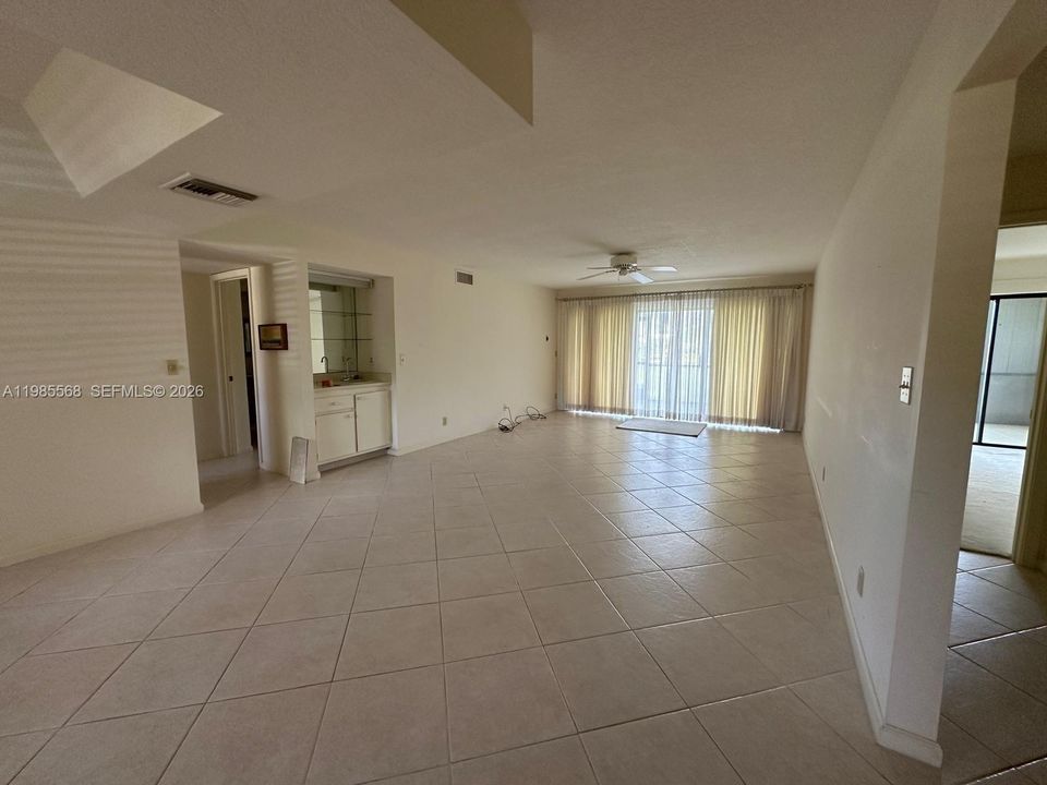 Recently Sold: $215,000 (2 beds, 2 baths, 1336 Square Feet)