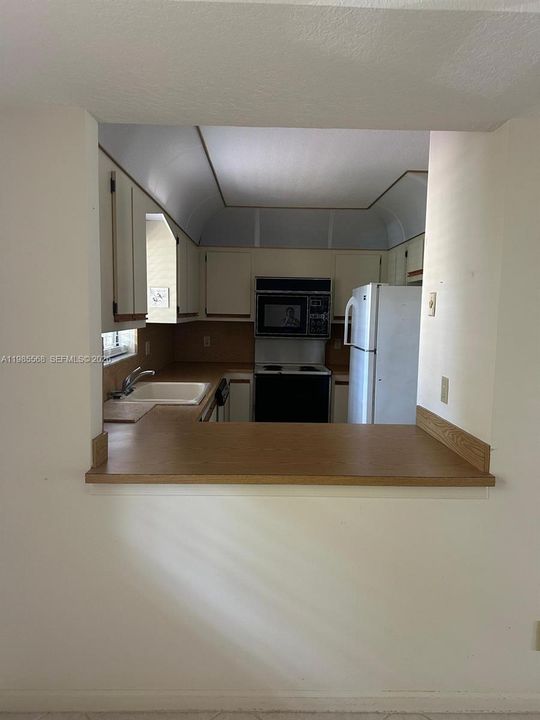 Recently Sold: $215,000 (2 beds, 2 baths, 1336 Square Feet)