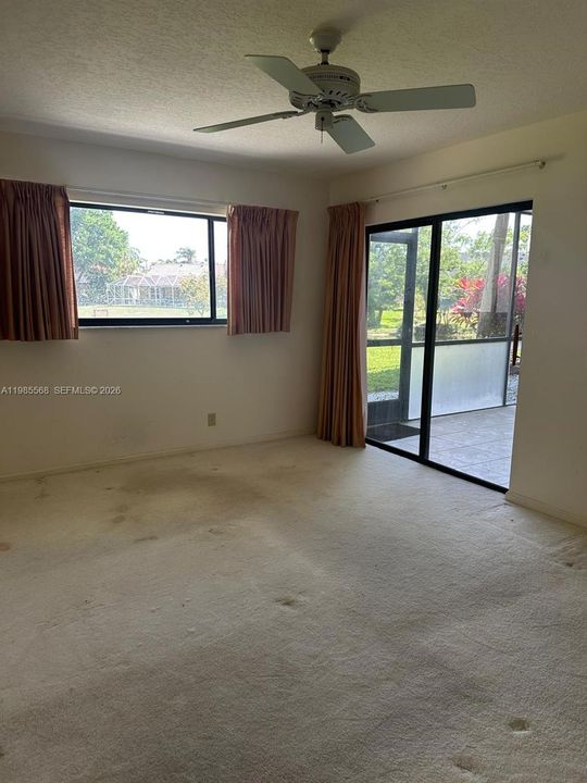Recently Sold: $215,000 (2 beds, 2 baths, 1336 Square Feet)