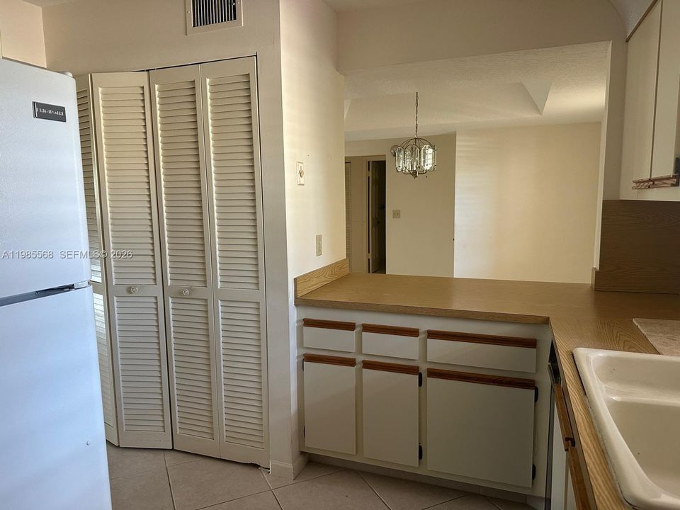 Recently Sold: $215,000 (2 beds, 2 baths, 1336 Square Feet)