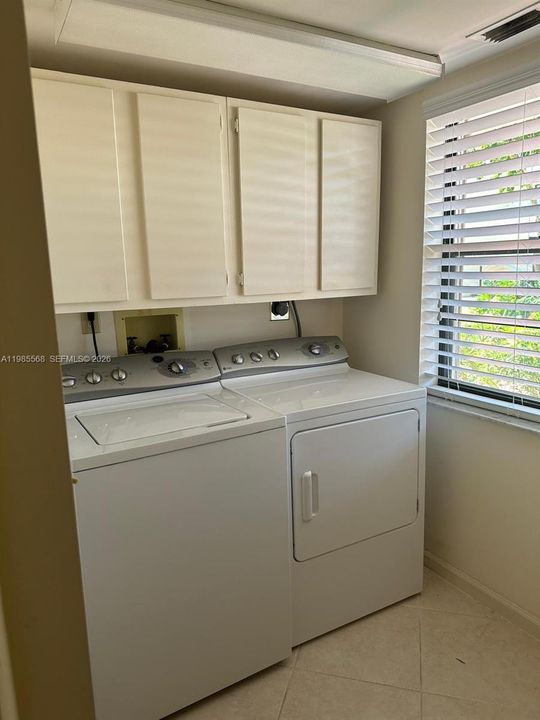 Recently Sold: $215,000 (2 beds, 2 baths, 1336 Square Feet)