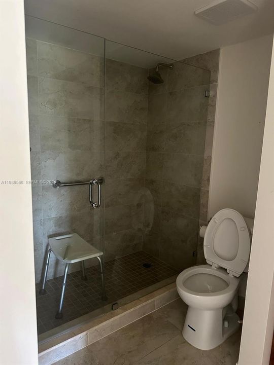 Recently Sold: $215,000 (2 beds, 2 baths, 1336 Square Feet)