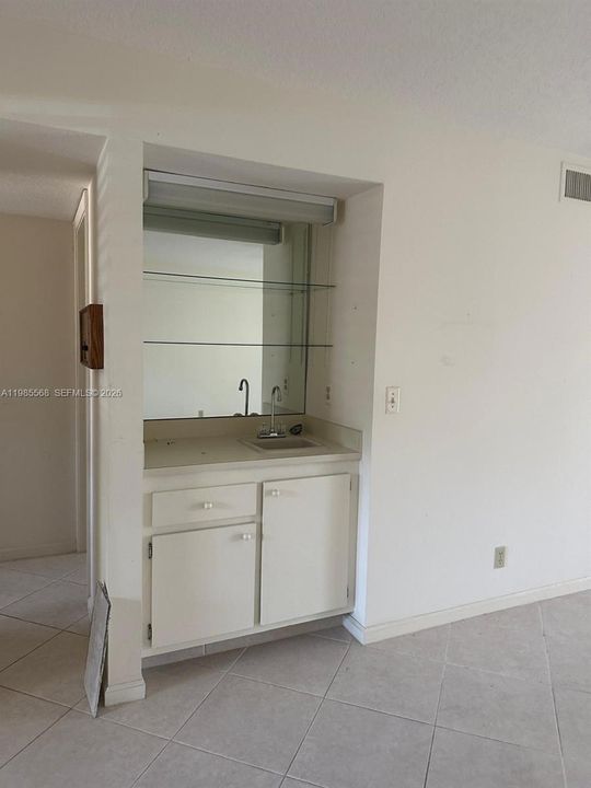 Recently Sold: $215,000 (2 beds, 2 baths, 1336 Square Feet)