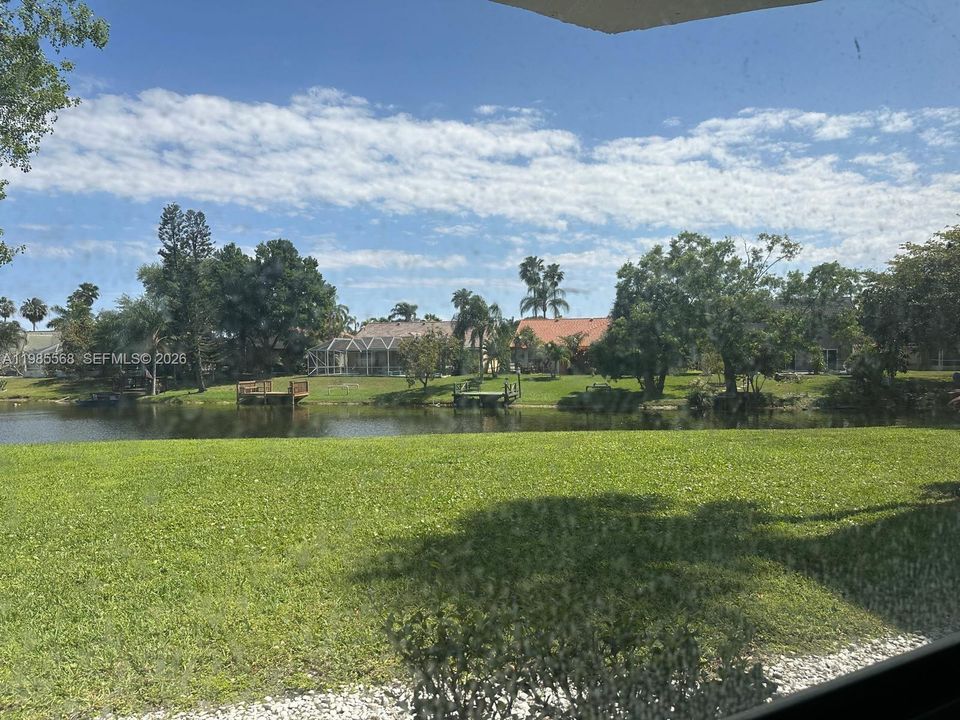 Recently Sold: $215,000 (2 beds, 2 baths, 1336 Square Feet)